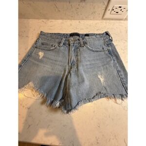 Lucky Brand High Rise Distressed Denim Shorts Light Wash Frayed Hem Size 2/26